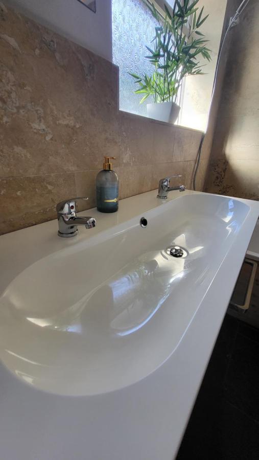 The Bolt Hotel Нюхейвън Екстериор снимка
